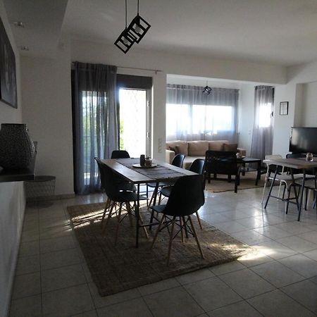 Lovely 2-Bedroom Apartment 아테네 외부 사진
