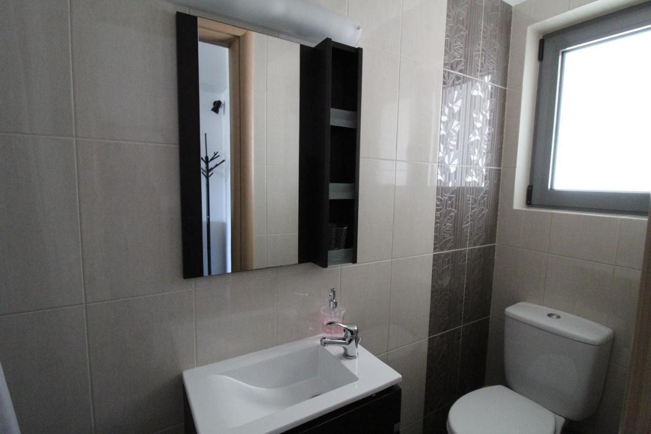 Lovely 2-Bedroom Apartment 아테네 외부 사진
