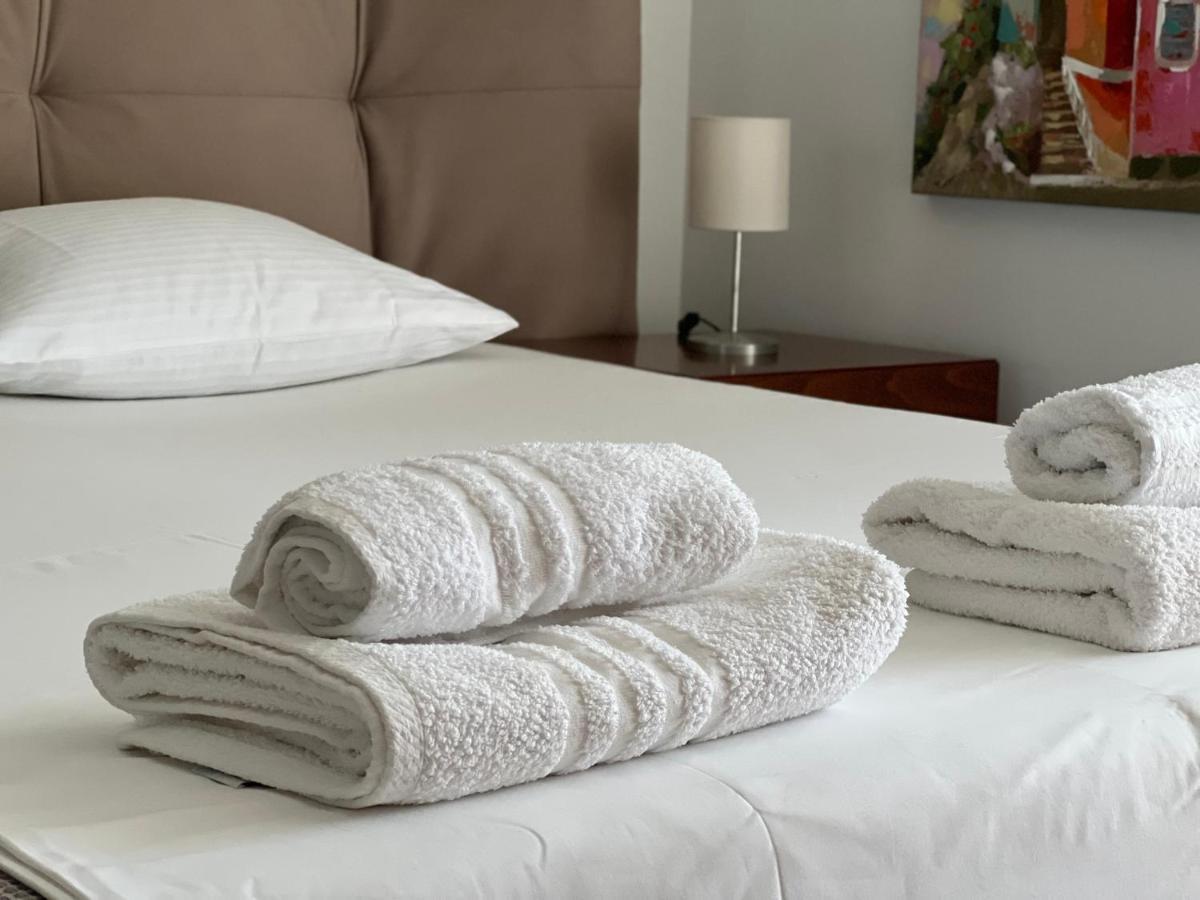 Lovely 2-Bedroom Apartment 아테네 외부 사진
